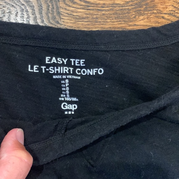 GAP black long sleeve tee - Picture 2 of 2